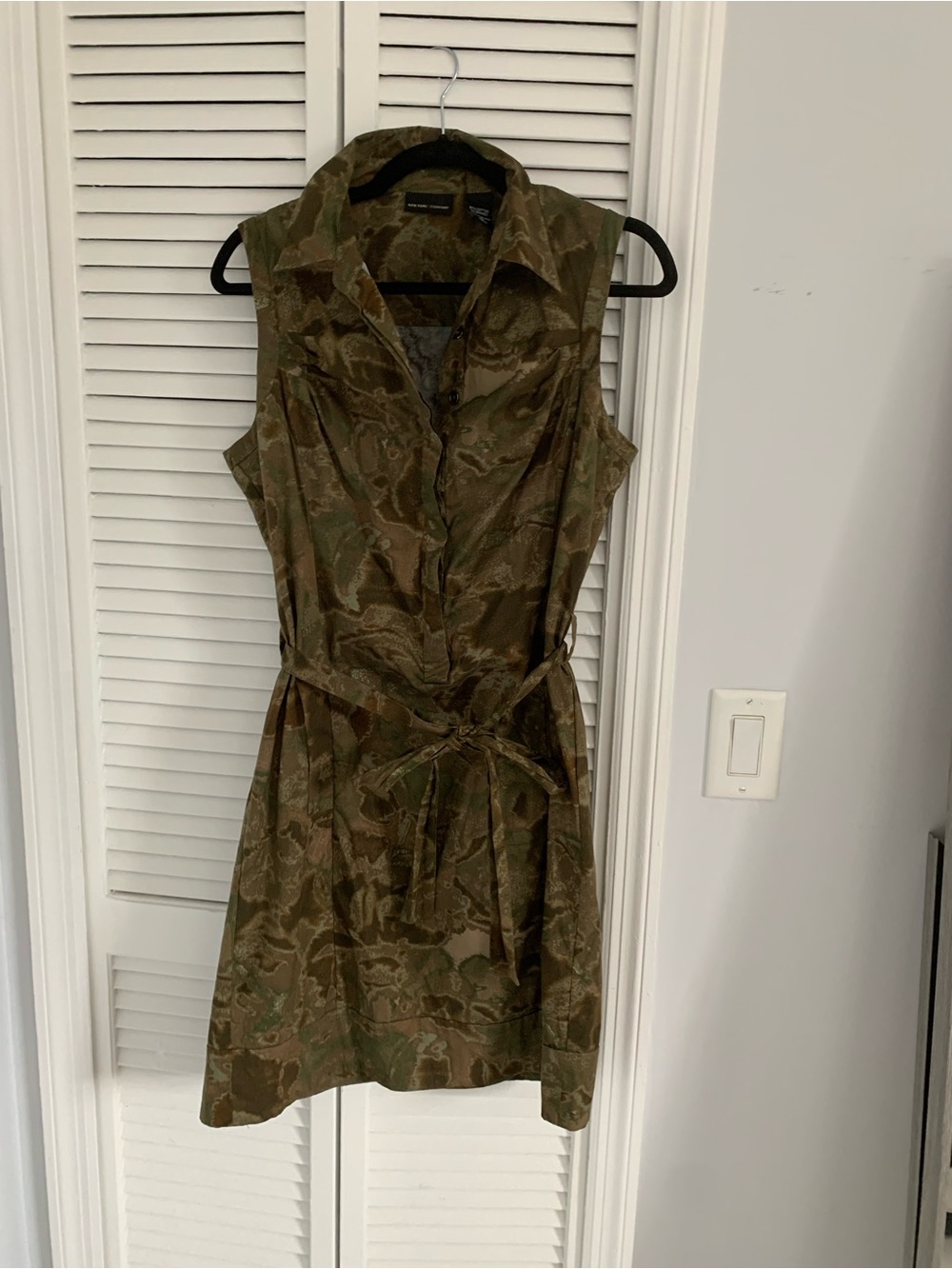 New York & Company Olive Sleeveless Tie-Waist Dress